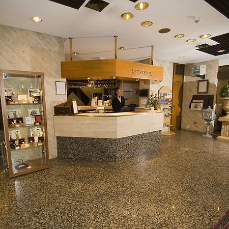 马德里 Foxa 25酒店 外观 照片